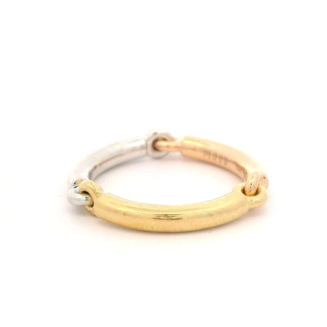 Maor 18k Tri Color Gold Polished Finish Flexible Band Ring Size 6: Maor 18k Tri Color Gold Polished Finish Flexible Band Ring Size 6 This elegant band ring showcases a tri-color design crafted from solid 18k yellow, rose, and white gold, providing a polished finish t