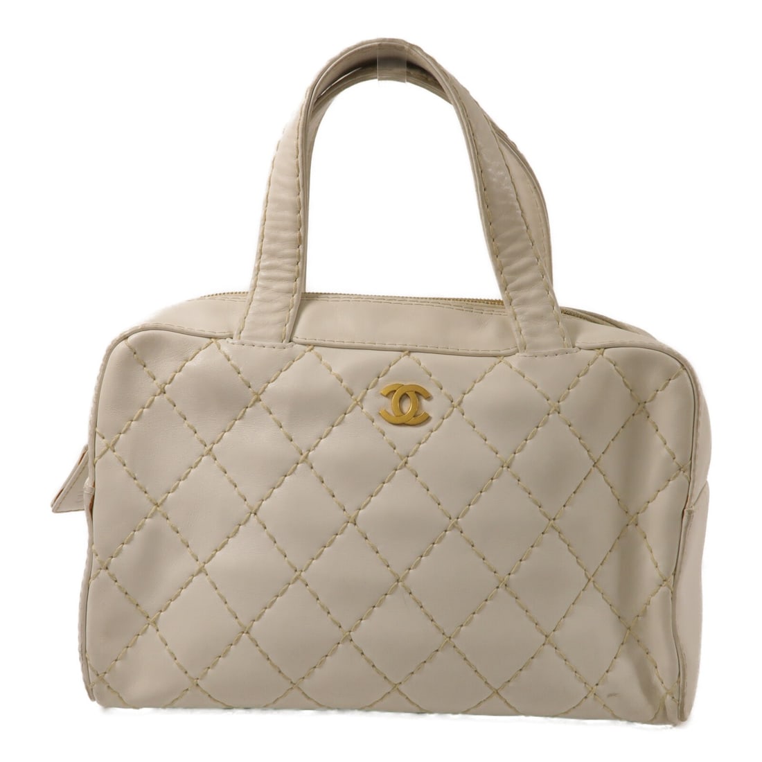 Calfskin Leather Hand Bag CHANEL CC White GHW: Calfskin Leather Hand Bag CHANEL CC White GHW A CHANEL CC handbag in white calfskin leather with gold-tone hardware. It features a handle drop of 38 cm, one exterior open pocket, one interior zip pock