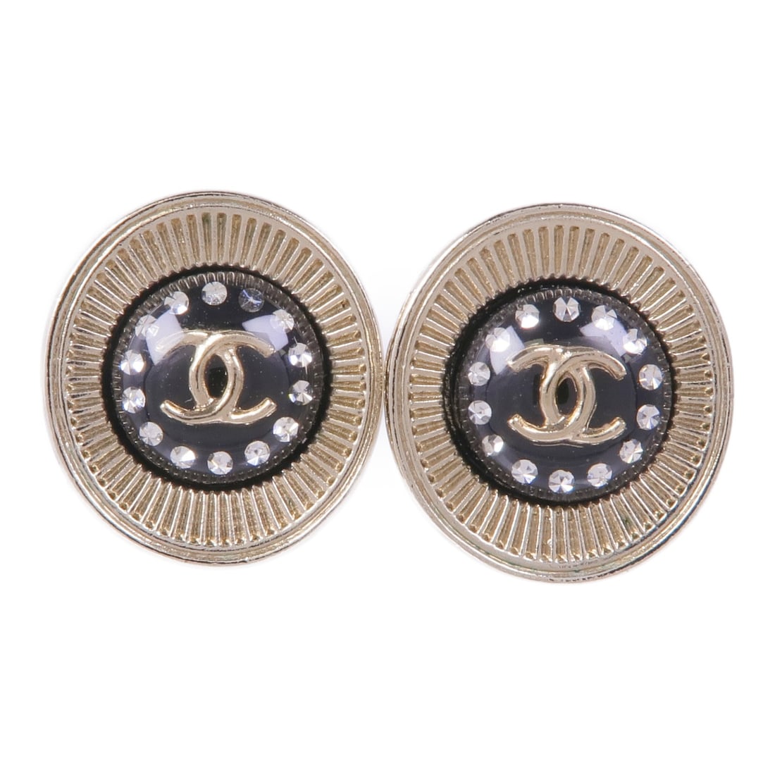 CHANEL CC Metal Pierced Earrings Black and Gold: CHANEL CC Metal Pierced Earrings Black and Gold CHANEL CC earrings in black and gold metal. The item is described as Very Good condition (AB) and comes with no accessories. Color is listed as BlackxGo