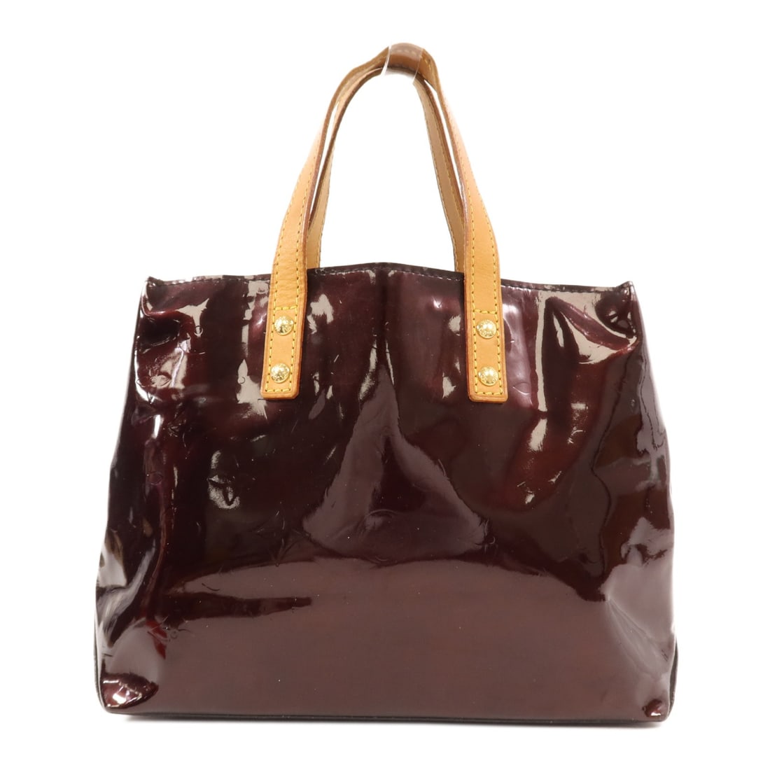 Louis Vuitton Reade PM M91993 Monogram Vernis Red Patent Leather Bag: Louis Vuitton Reade PM M91993 Monogram Vernis Red Patent Leather Bag Louis Vuitton Reade PM handbag in Monogram Vernis Red. It is made from Vernis and patent leather, and features a red-on-red color p