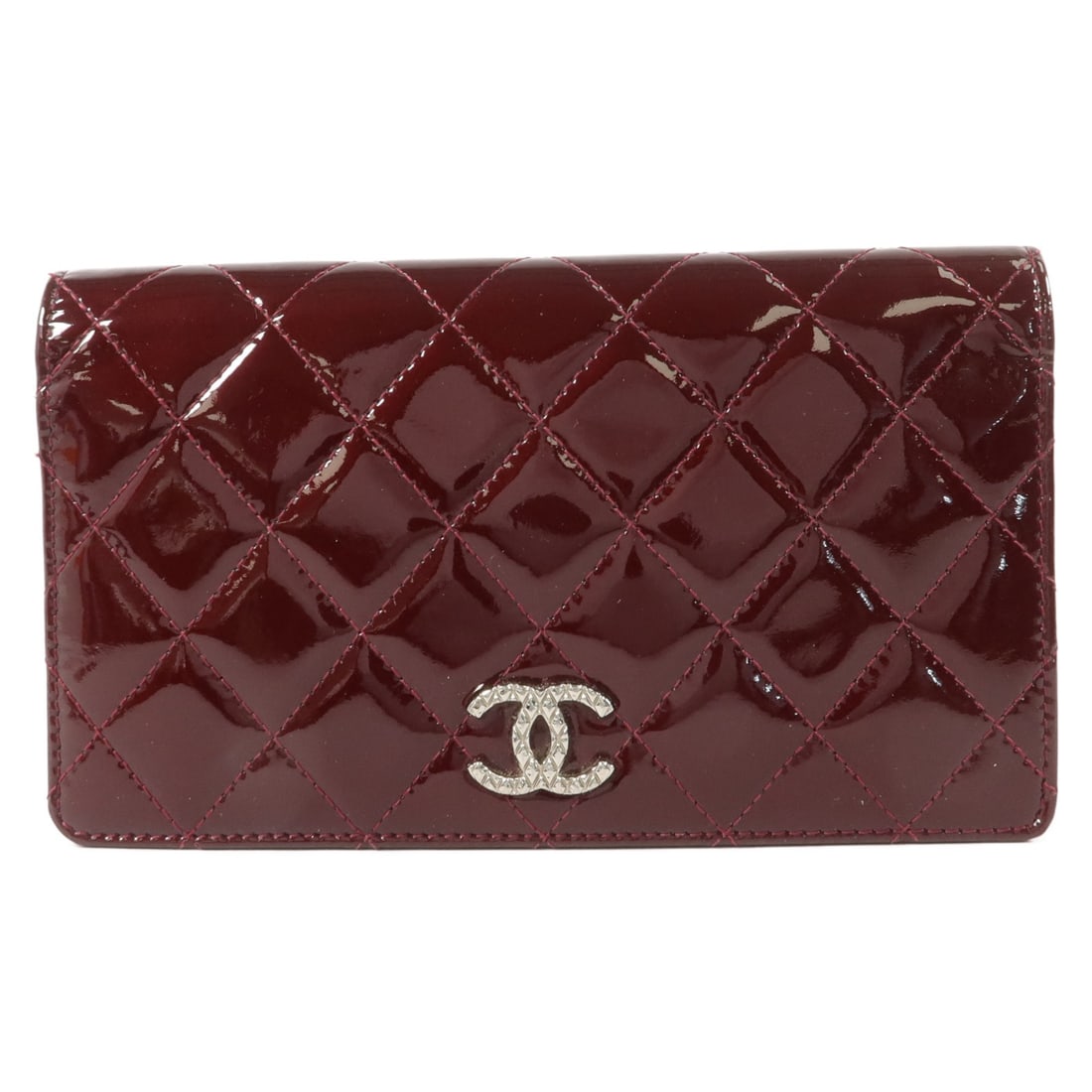 CHANEL CC Red Patent Leather Long Bifold Wallet with SHW: CHANEL CC Red Patent Leather Long Bifold Wallet with SHW A CHANEL long bifold wallet in red patent leather with CC hardware in silver tone. It features a practical interior layout with one wallet comp