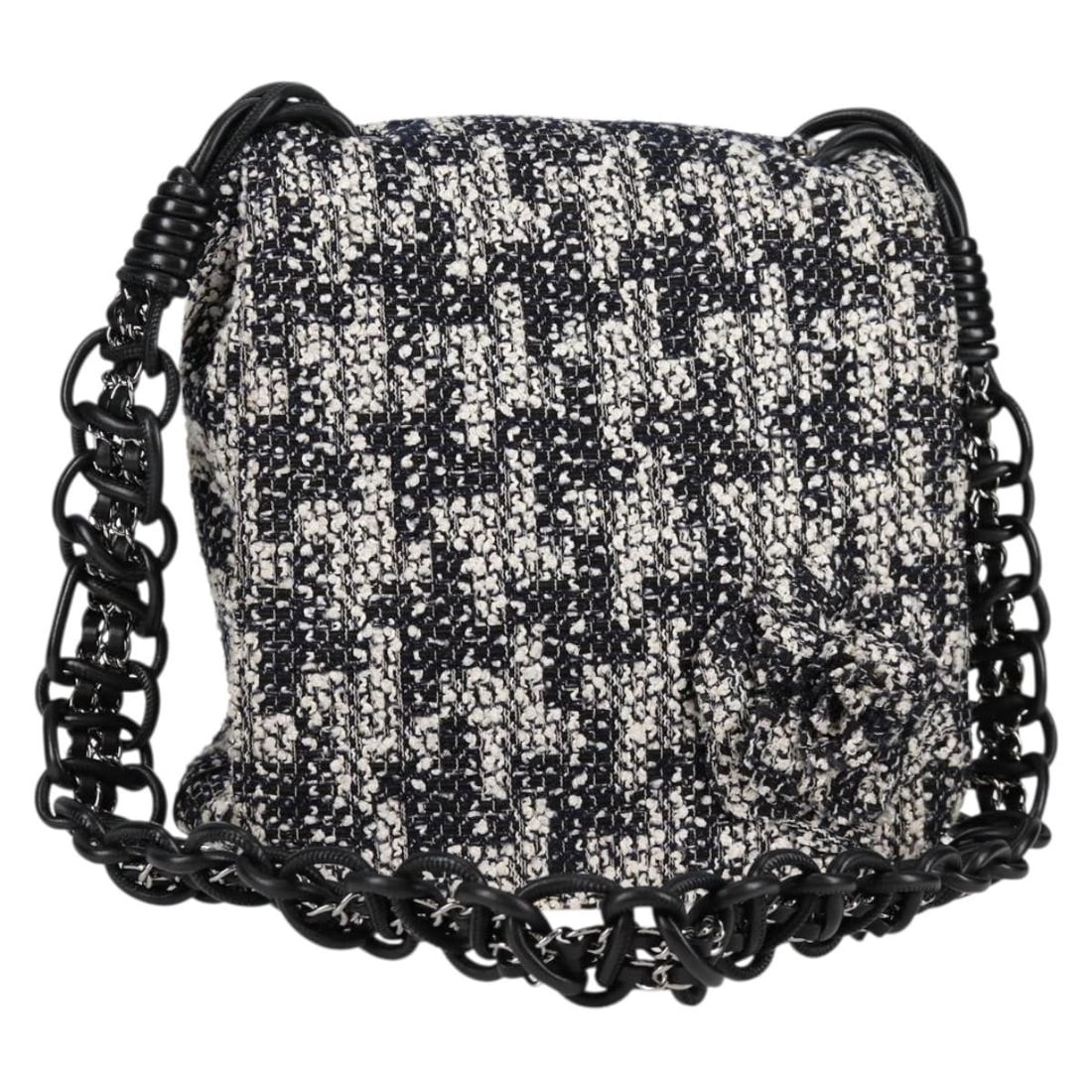 CHANEL CC Black Silver Canvas Chain Shoulder Bag with Dust Bag Card: CHANEL CC Black Silver Canvas Chain Shoulder Bag with Dust Bag Card CHANEL shoulder bag in black and silver canvas, made in Italy. It features a chain shoulder strap with an approximate 22.4 inch (57 