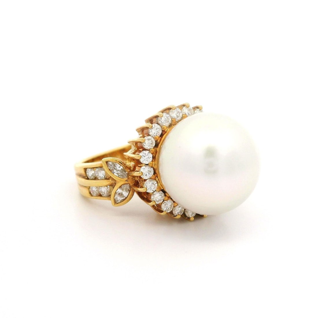 Vintage 18k Yellow Gold South Sea Pearl Diamond Cocktail Ring: Vintage 18k Yellow Gold South Sea Pearl Diamond Cocktail Ring This exquisite vintage cocktail ring features a stunning 13.30mm genuine cultured South Sea pearl, renowned for its round shape and except
