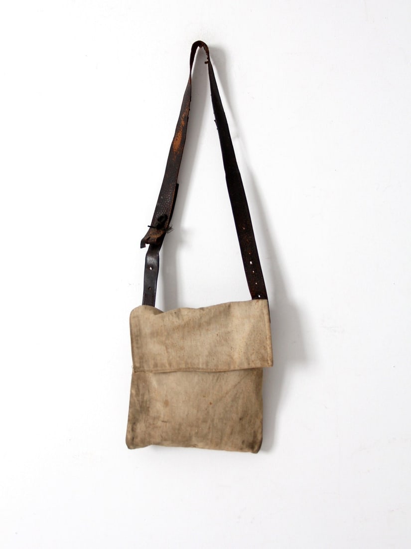 Vintage beige canvas crossbody bag with leather strap (1 of 13)