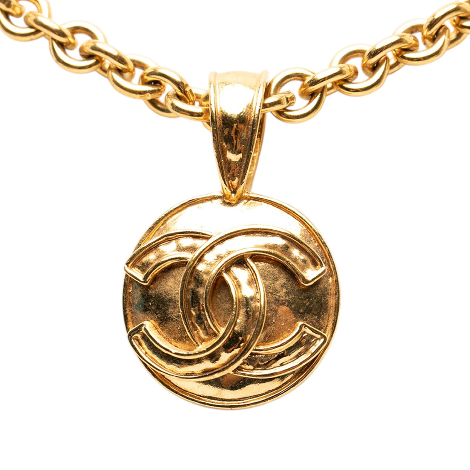 Chanel CC Round Pendant Necklace Gold Tone Metal: Chanel CC Round Pendant Necklace Gold Tone Metal Chanel CC Gold Plated Round Pendant Necklace in costume jewelry style, featuring a gold-tone pendant, gold-tone chain, and spring ring closure. Made in