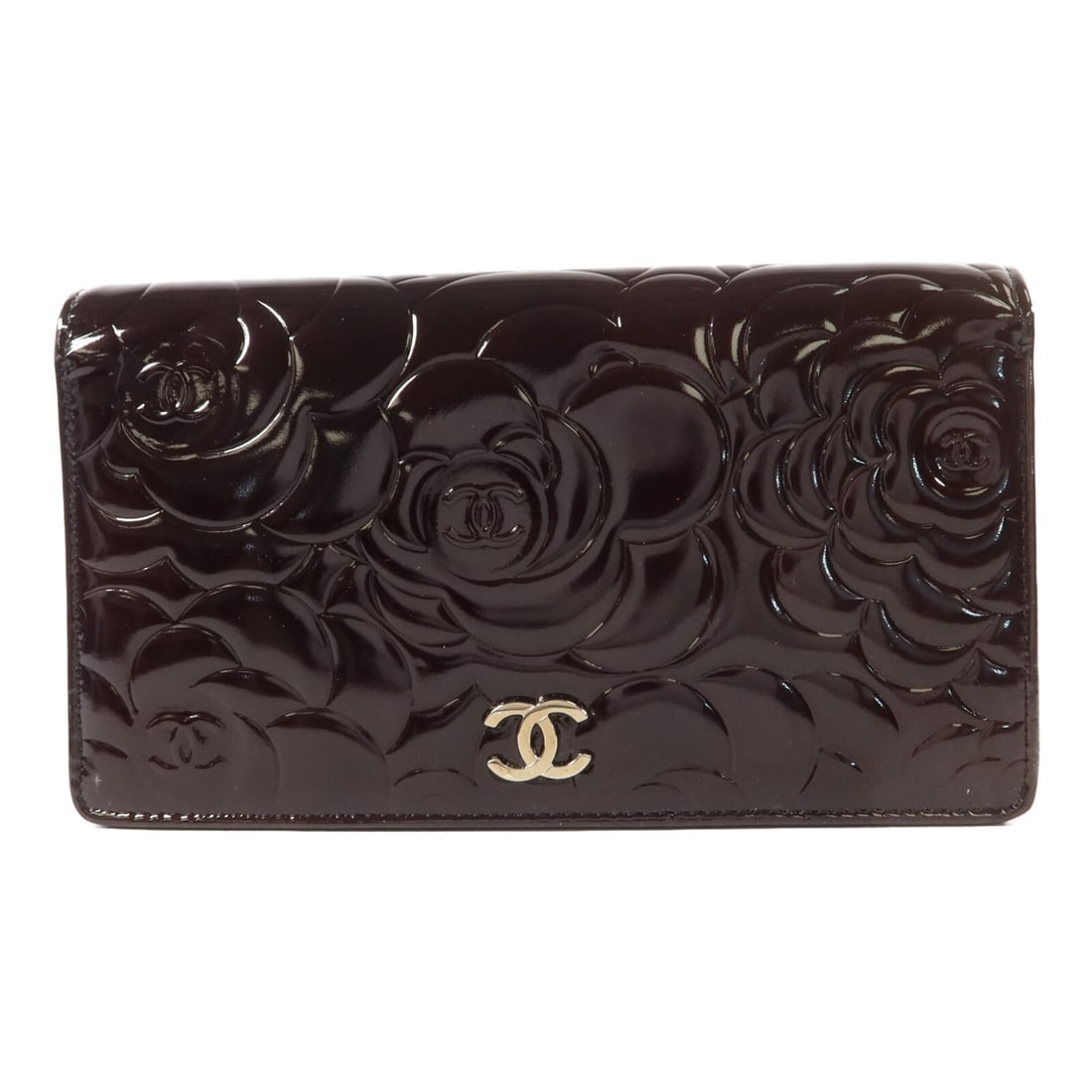 Patent Leather Long Wallet Red Chanel CC SHW Bifold: Patent Leather Long Wallet Red Chanel CC SHW Bifold CHANEL long bifold wallet in red patent leather with CC hardware and silver-tone hardware. It features a practical interior layout with multiple poc