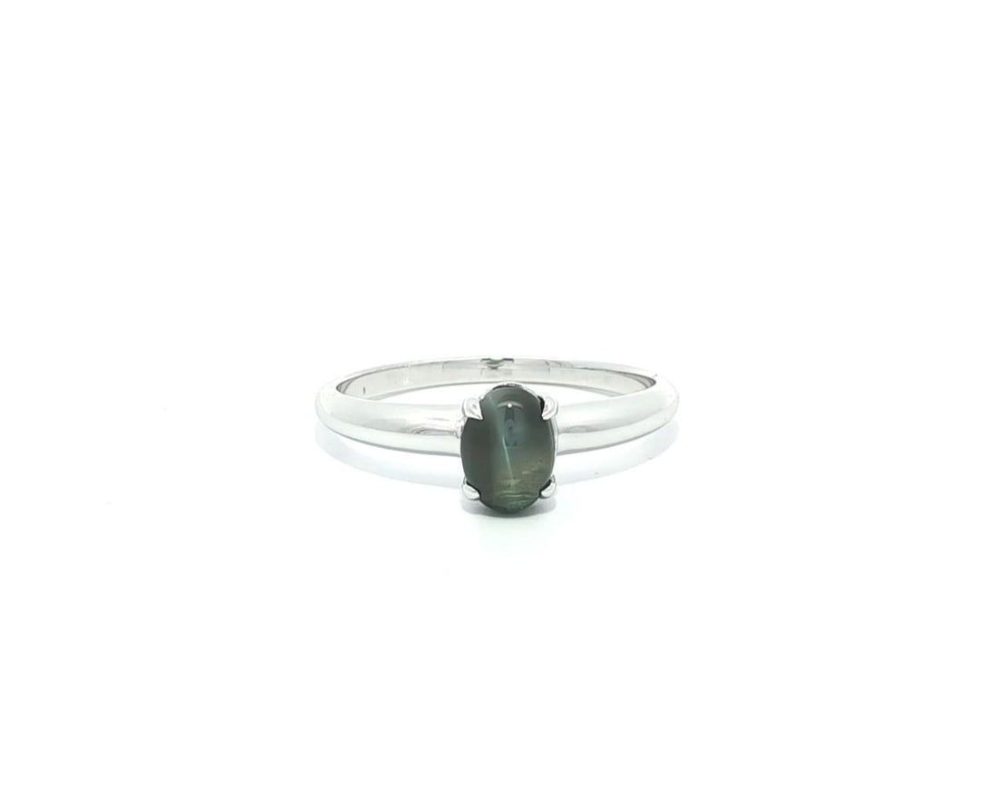 14k White Gold GIA Certified 1.08ct Cat's Eye Alexandrite Ring: 14k White Gold GIA Certified 1.08ct Cat's Eye Alexandrite Ring This exquisite solitaire ring features a stunning natural genuine Chrysoberyl Cat's Eye Alexandrite, showcasing an oval double cabochon c