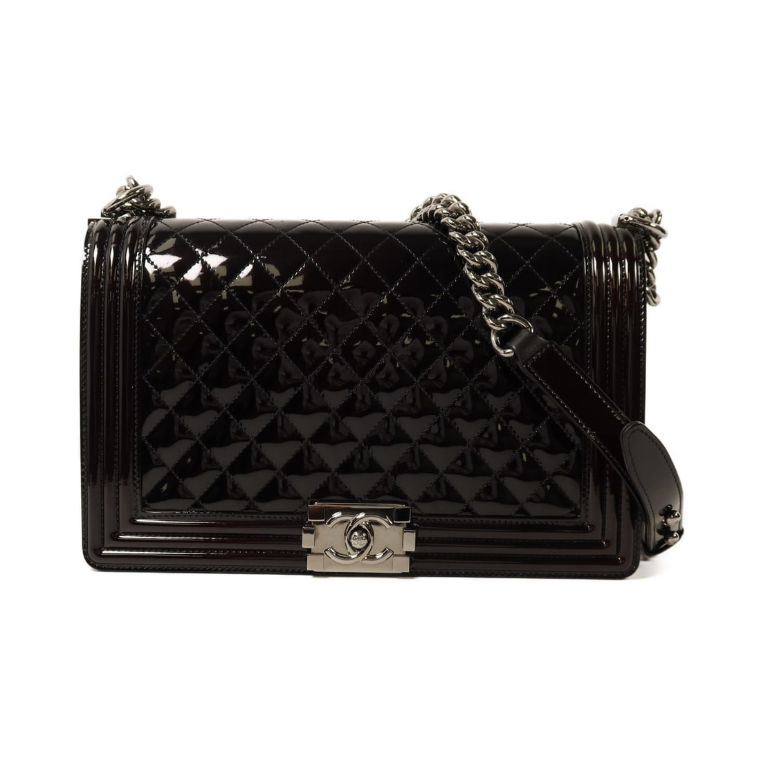 CHANEL Boy 28 Patent Leather Shoulder Bag Black Silver Tone CC: CHANEL Boy 28 Patent Leather Shoulder Bag Black Silver Tone CC A CHANEL CC SHW Boy 28 chain shoulder bag in black patent leather. This women's shoulder bag features a flap closure, black exterior and 