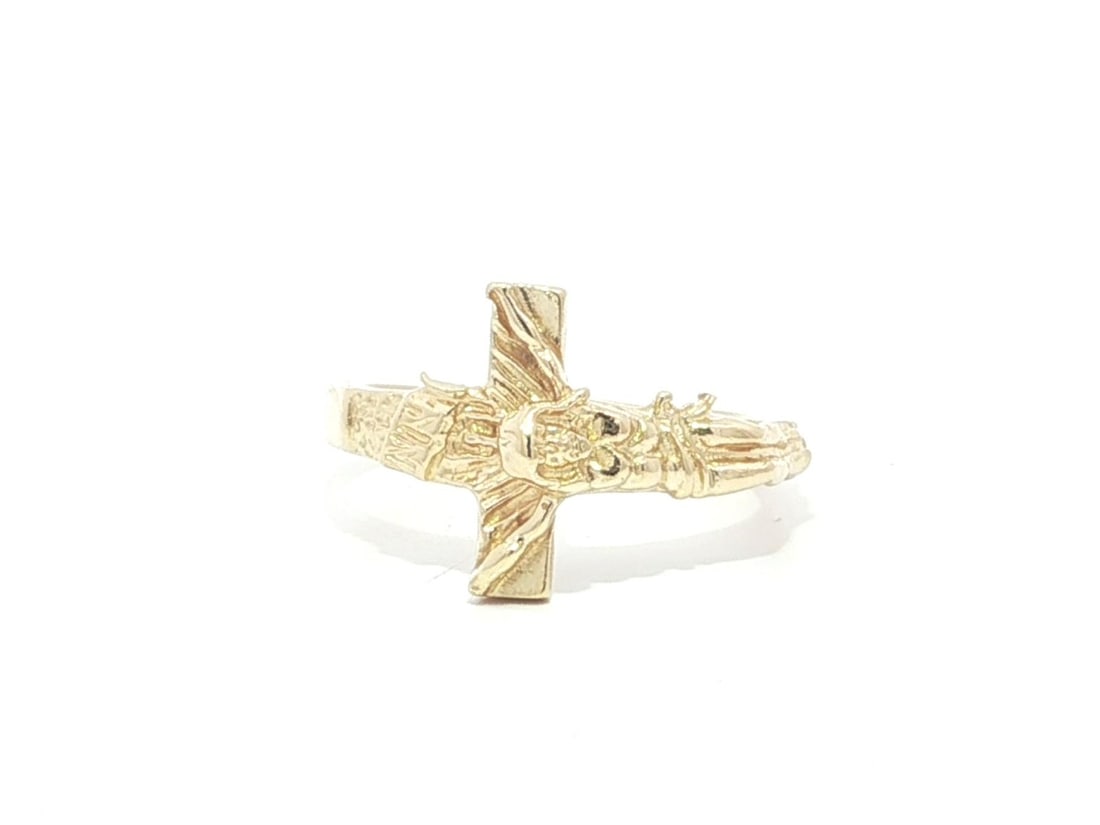 Crucifix Cross Band in Solid 14k Yellow Gold Size 6.5: Crucifix Cross Band in Solid 14k Yellow Gold Size 6.5 This women's band ring features a detailed crucifix cross design crafted in solid 13-14k yellow gold, stamped 14k. The ring is pre-owned and in ex