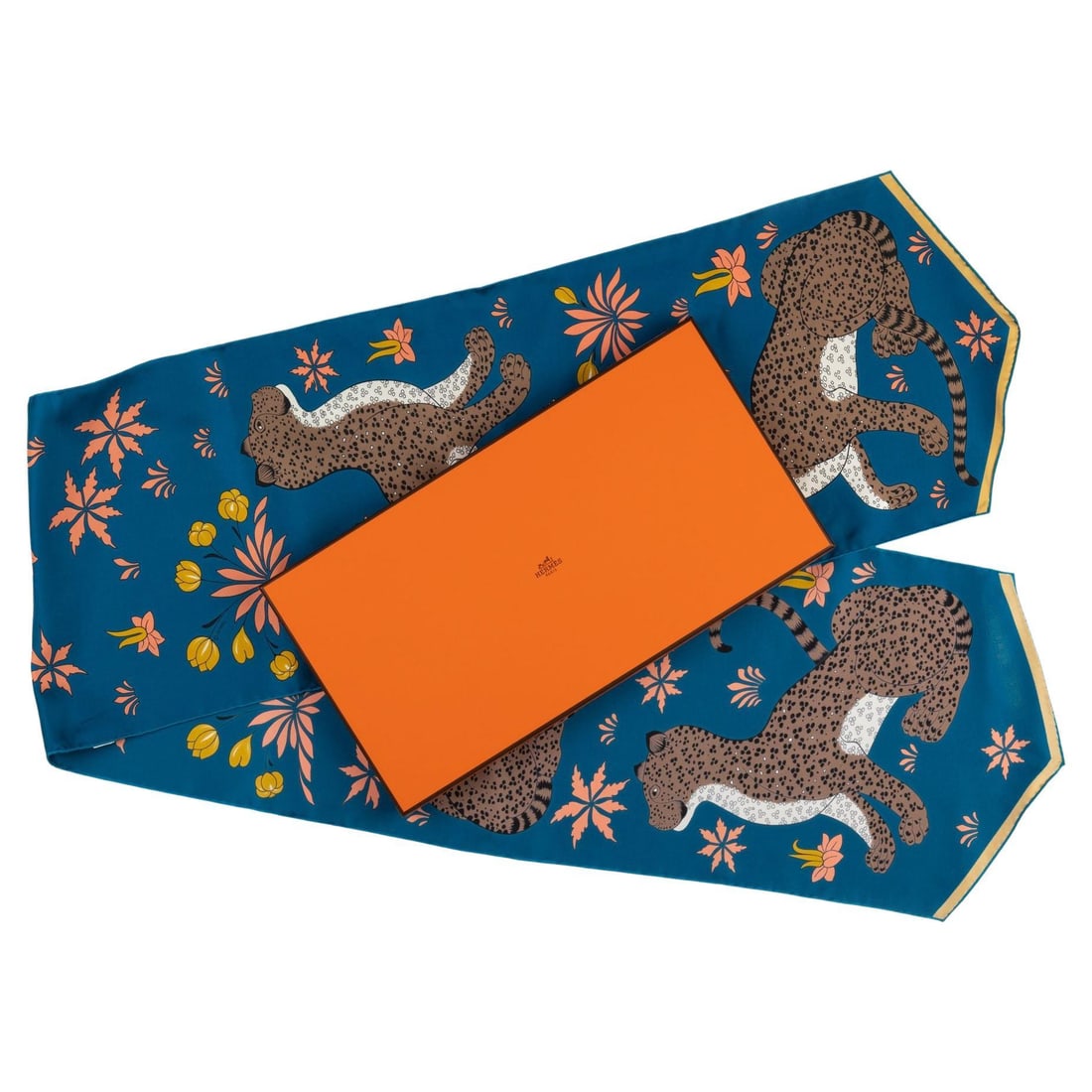 Hermes Blue Guepards Silk Stole 12 x 70 Inches with Box: Hermes Blue Guepards Silk Stole 12 x 70 Inches with Box Elevate your accessory collection with this stunning Hermes Blue Guepards Silk Stole. Crafted from luxurious silk, this stole features a captiva