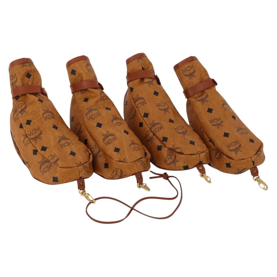 MCM Vicetos Logogram Golf Club Headcover Brown Gold PVC Leather: MCM Vicetos Logogram Golf Club Headcover Brown Gold PVC Leather MCM golf club headcover in brown and gold, made from PVC leather. It is described as a pouch style accessory and was made in Italy. The 