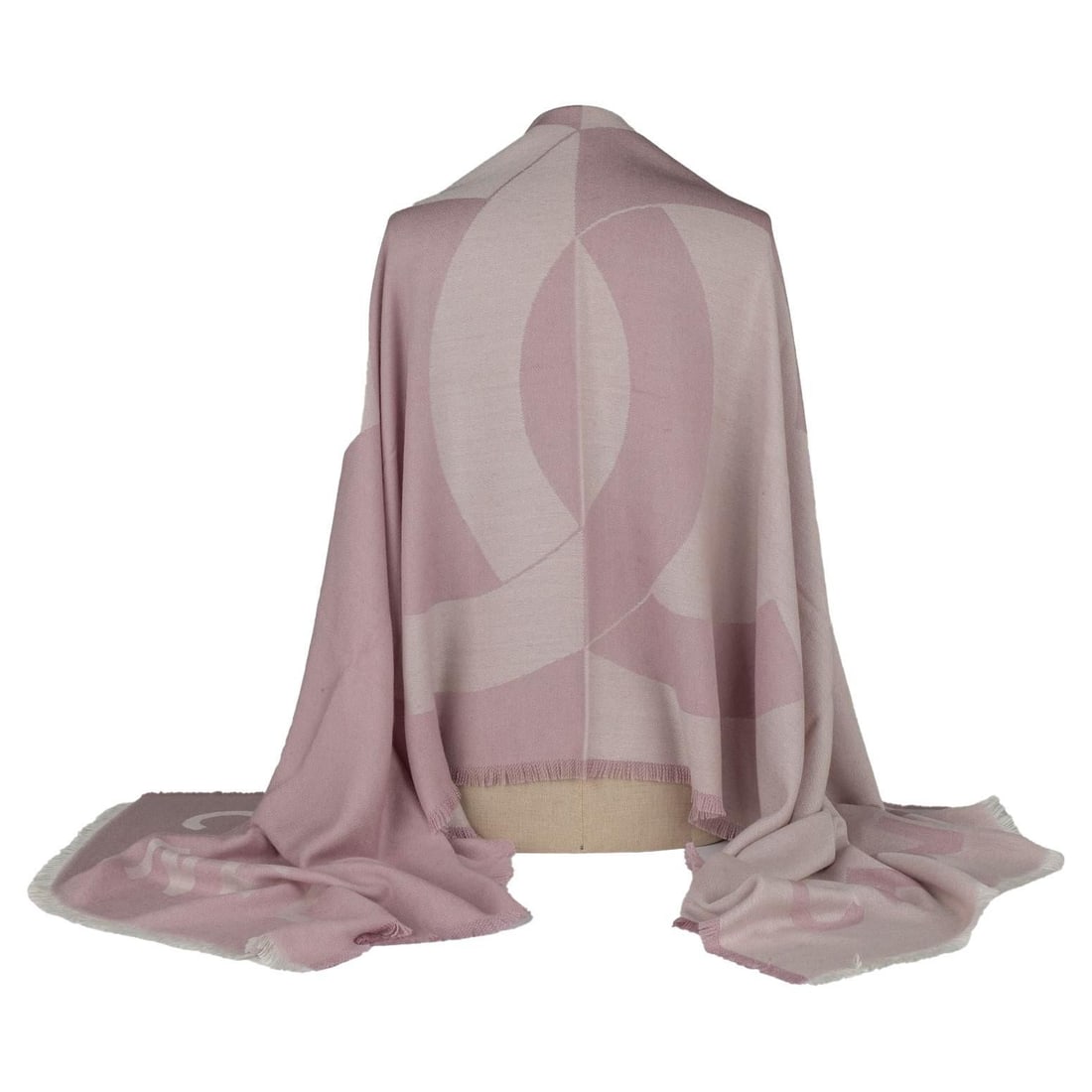 Chanel Cashmere Shawl Rose with CC Logo 30x82 Italy: Chanel Cashmere Shawl Rose with CC Logo 30x82 Italy Elevate your wardrobe with this exquisite Chanel Cashmere Shawl in a beautiful rose hue. This luxurious shawl features a prominent CC logo at its ce
