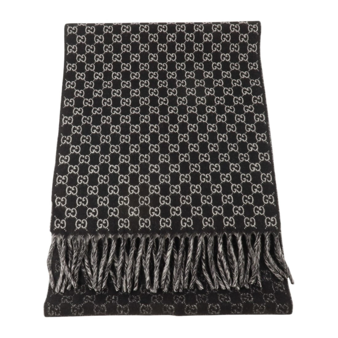 Gucci 852038 GG Wool Scarf 35x196cm Black Gray: Gucci 852038 GG Wool Scarf 35x196cm Black Gray A Gucci GG scarf in black and gray wool, sized 35 cm x 196 cm (13.8 in x 77.2 in). The listing identifies model number 852038 and includes storage bags. 