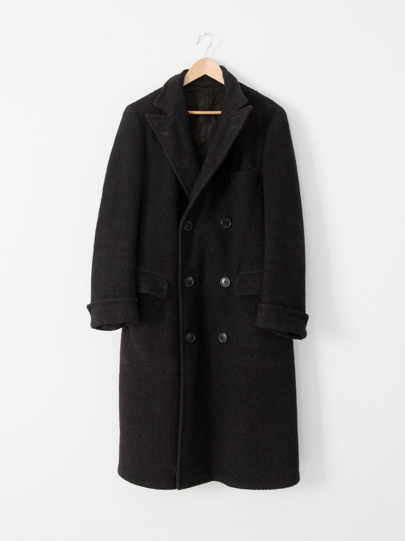 1930s JCPenney Men's Boucle Wool Double-Breasted Top Coat: 1930s JCPenney Men's Boucle Wool Double-Breasted Top Coat This exquisite 1930s JCPenney Company men's boucle wool top coat is a stylish addition to any vintage collection. The long, double-breasted ja