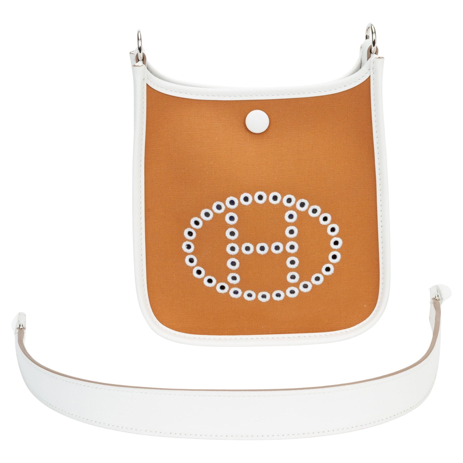 Hermes Evelyne brown leather bag with box and dust covers: Hermes Evelyne brown leather bag with box and dust covers The Hermes Le Sac Neo Evelyne is a compact and elegant women's bag crafted from brown leather with palladium hardware. It features a white han
