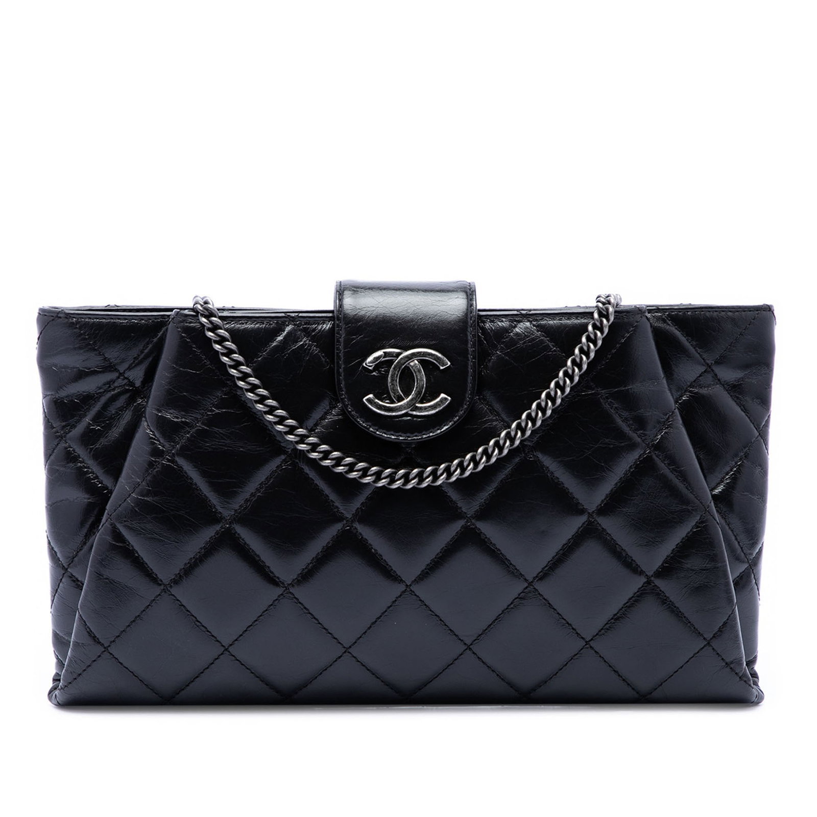Chanel Coco Pleats Chain Clutch in Black Quilted Glazed Calfskin: Chanel Coco Pleats Chain Clutch in Black Quilted Glazed Calfskin Chanel Quilted Glazed Calfskin Coco Pleats Chain Clutch crossbody bag in black leather, made in Italy. It features a quilted calf leath