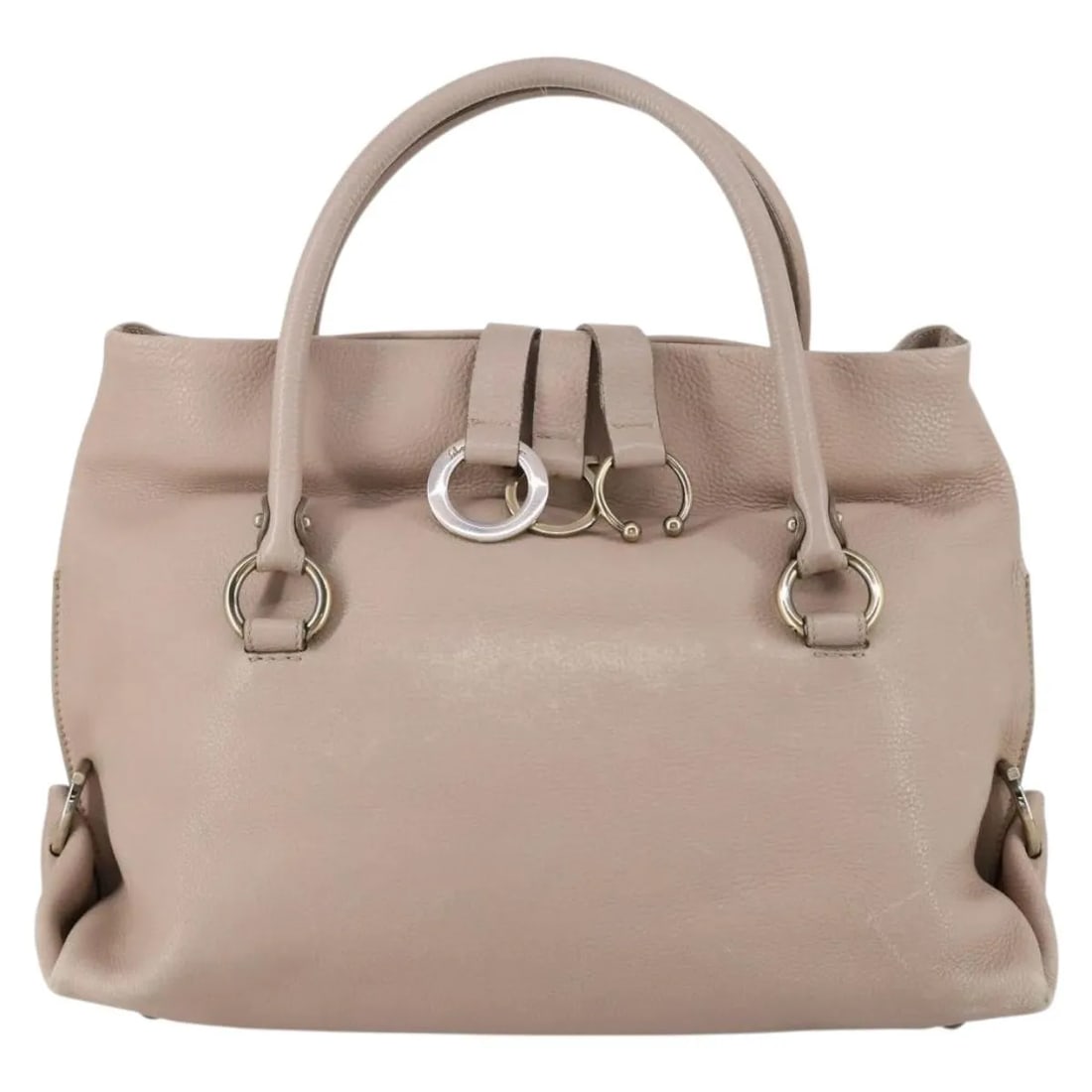 Beige Leather Shoulder Bag Salvatore Ferragamo Gancini: Beige Leather Shoulder Bag Salvatore Ferragamo Gancini This pre-owned Salvatore Ferragamo Gancini shoulder bag for women is crafted from beige leather and features a spacious design suitable for every