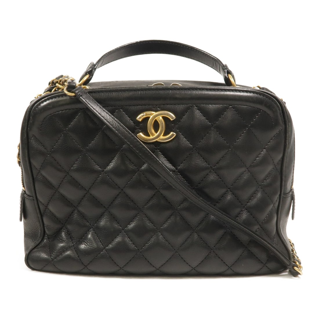 CHANEL CC calfskin 2 way shoulder bag with chain black: CHANEL CC calfskin 2 way shoulder bag with chain black CHANEL CC 2 Way Chain Shoulder Bag in black calfskin leather with gold-tone hardware. This bag features a chain shoulder strap, a handle, and a p