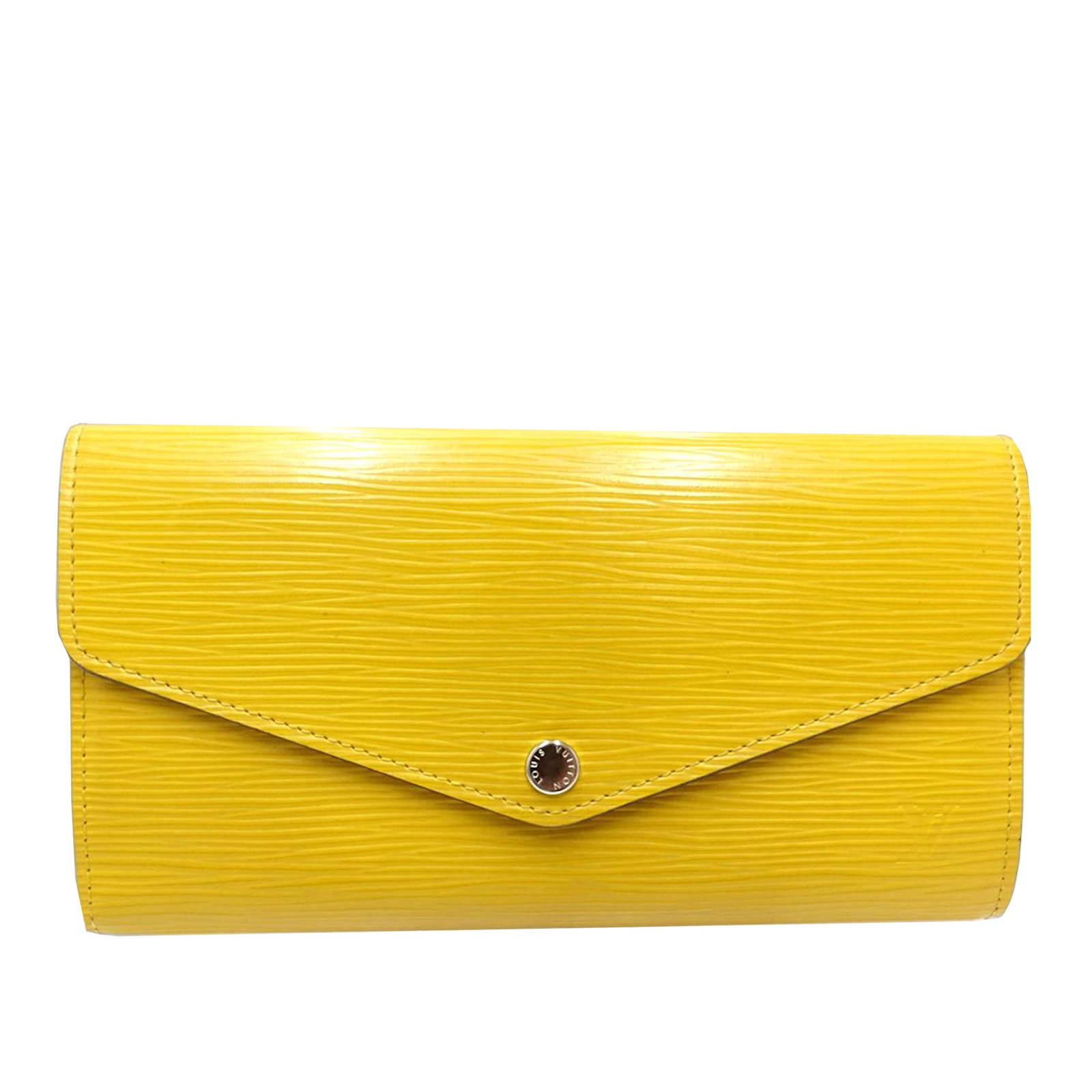 Louis Vuitton Epi Leather Yellow Flap Wallet: Louis Vuitton Epi Leather Yellow Flap Wallet This Louis Vuitton Epi Sarah Long Wallet features a durable epi leather exterior in yellow, a front flap with a snap button closure, and a well-organized i