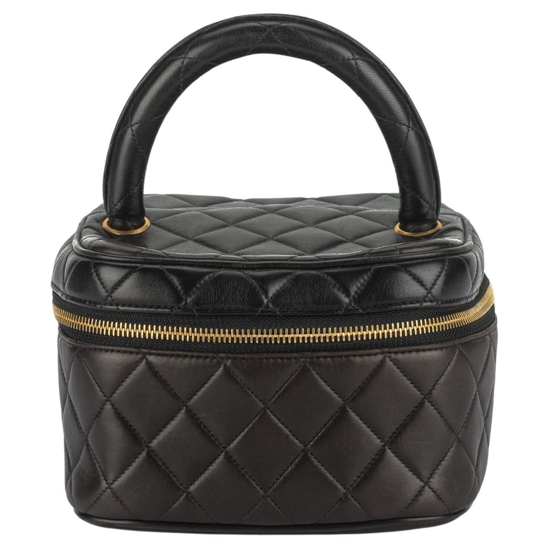 Chanel Vintage Quilted Lambskin Cosmetic Case with Gold Hardware: Chanel Vintage Quilted Lambskin Cosmetic Case with Gold Hardware This exquisite vintage cosmetic case from Chanel is a stunning accessory for any occasion. Crafted from luxurious smooth quilted lambsk