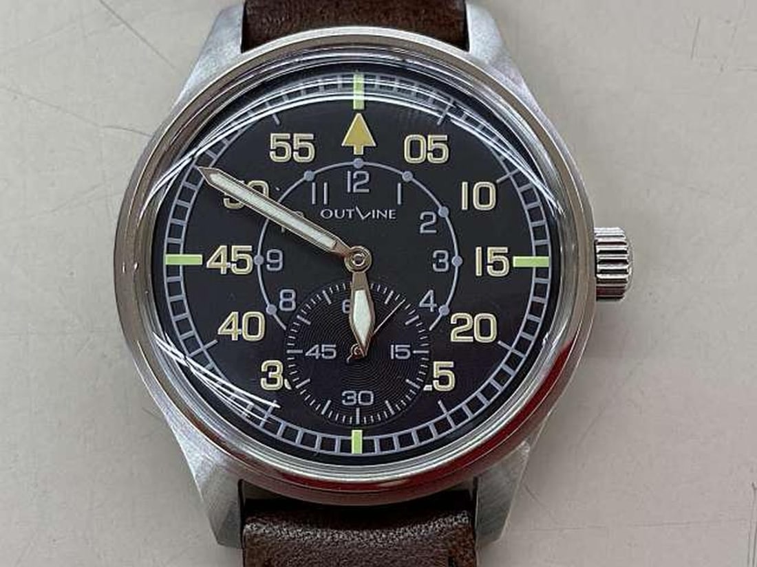 OUTLINE YK20251-60 mens manual wind military style wristwatch: OUTLINE YK20251-60 mens manual wind military style wristwatch This OUTLINE men's wristwatch features a military-type design inspired by the so-called B-Watch developed for German Air Force bomber navi