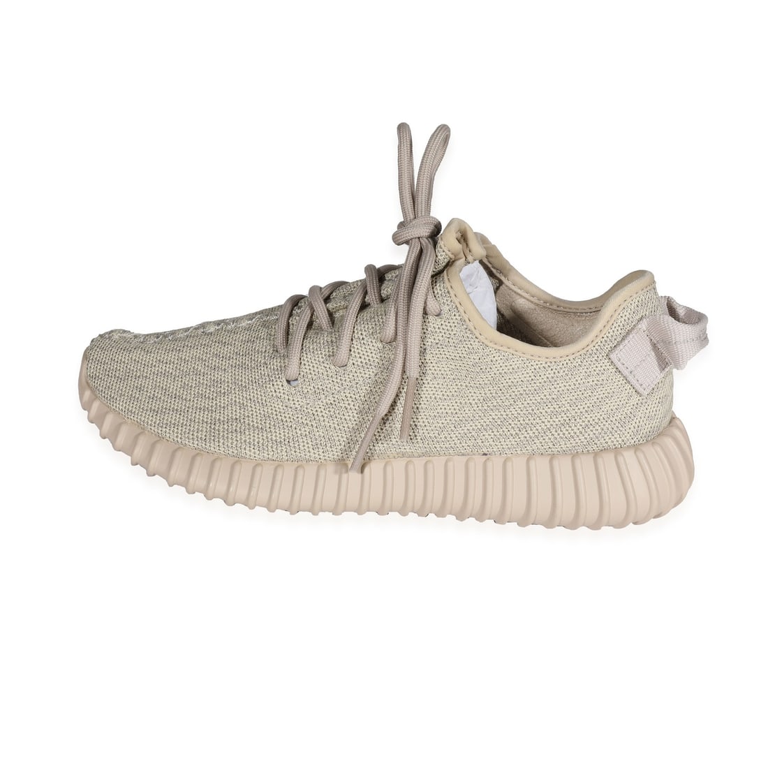 Adidas Yeezy Boost 350 Oxford Tan Sneakers 6.5 US with Box: Adidas Yeezy Boost 350 Oxford Tan Sneakers 6.5 US with Box Step up your sneaker game with the Adidas Yeezy Boost 350 in 'Oxford Tan'. This iconic shoe features a stylish beige and tan fabric upper, co