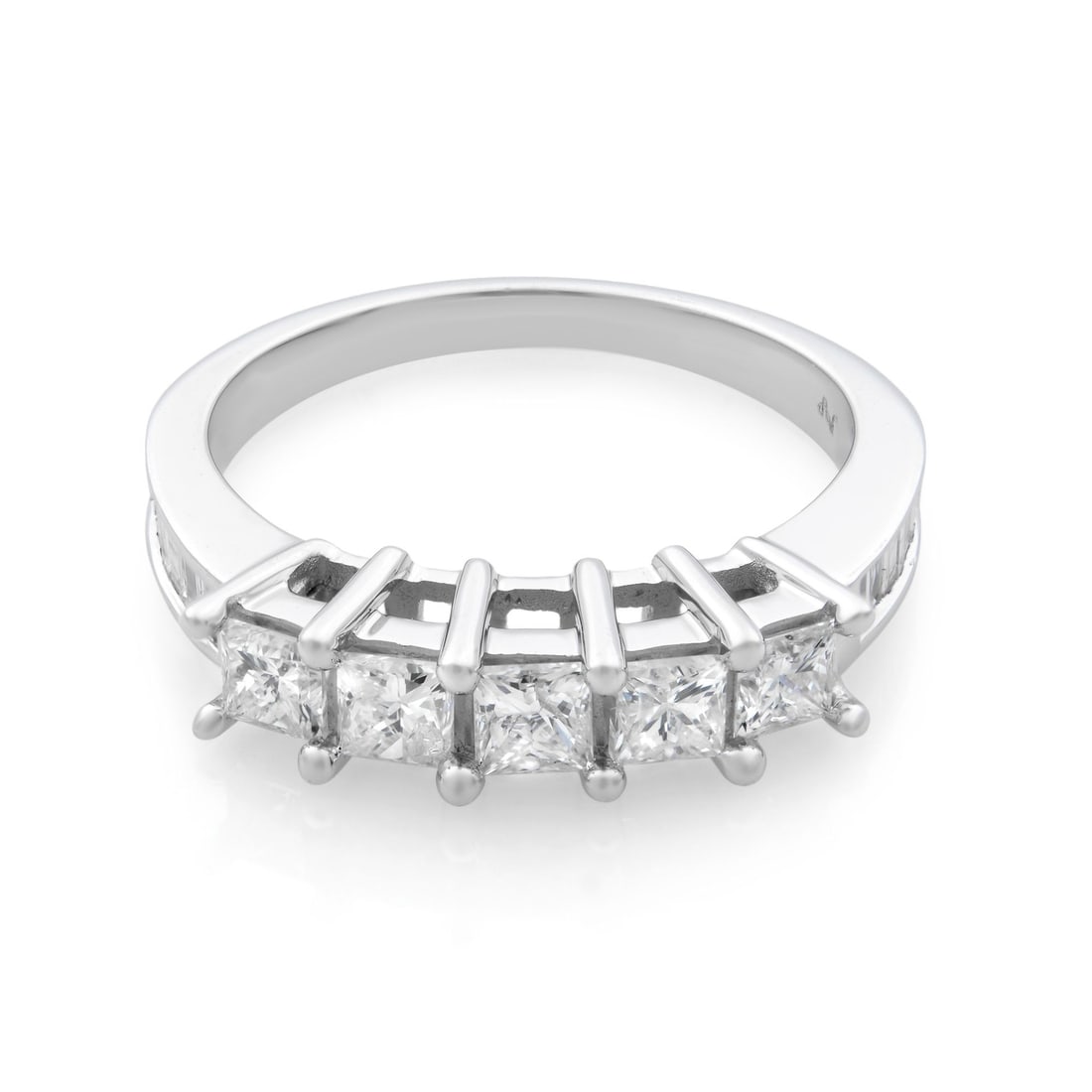 Rachel Koen 14K White Gold Princess Cut Diamond Band Ring 1.15 Cttw Size 7: Rachel Koen 14K White Gold Princess Cut Diamond Band Ring 1.15 Cttw Size 7 Discover the elegance of this Princess Cut Diamond Wedding Band Ring by Rachel Koen, crafted in luxurious 14K white gold. Thi