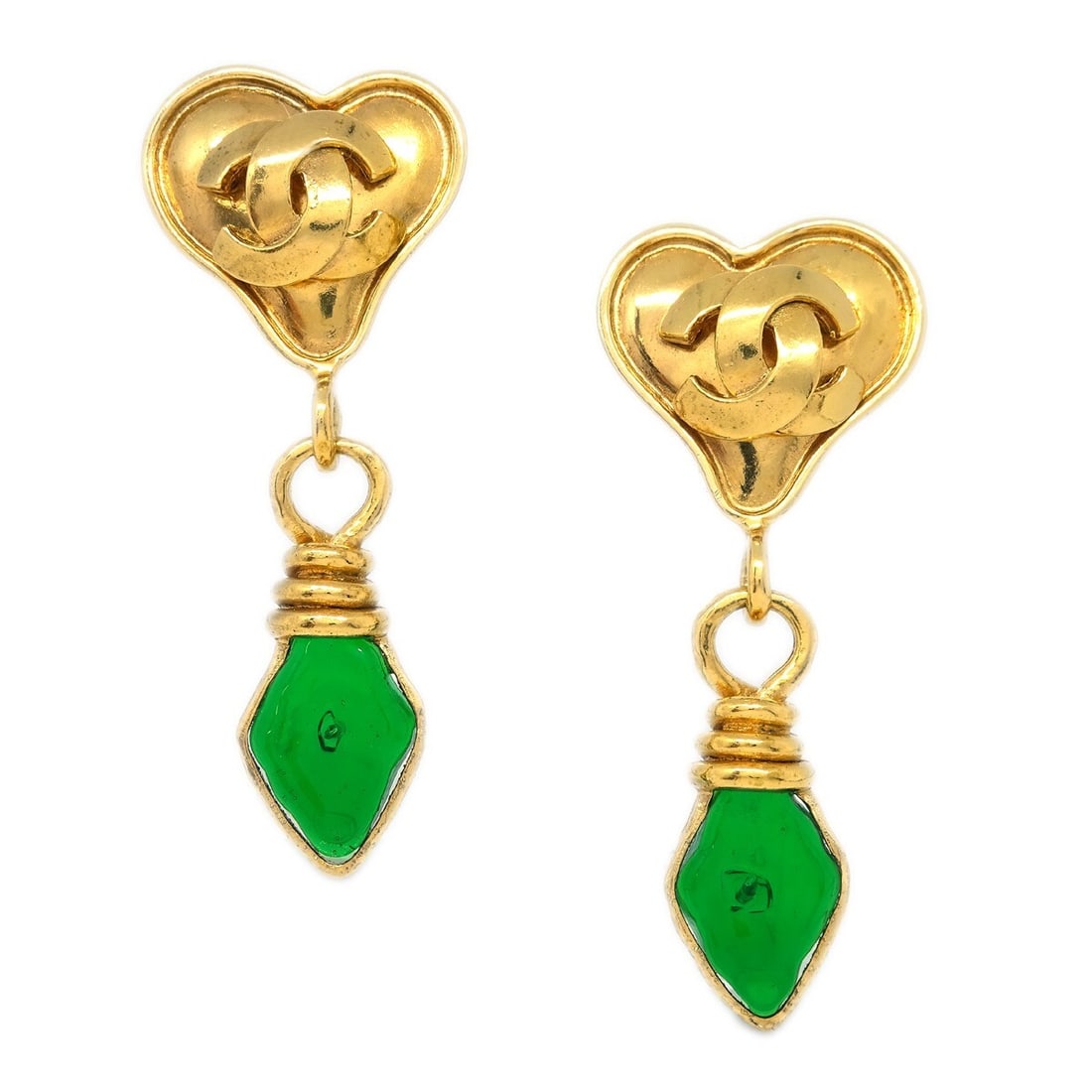 Chanel Gripoix Heart Clip On Dangle Earrings Gold Plated Green 95P: Chanel Gripoix Heart Clip On Dangle Earrings Gold Plated Green 95P Chanel clip-on dangle earrings in gold-plated metal with green stone accents. Marked 95P and made in France, this pair comes with its
