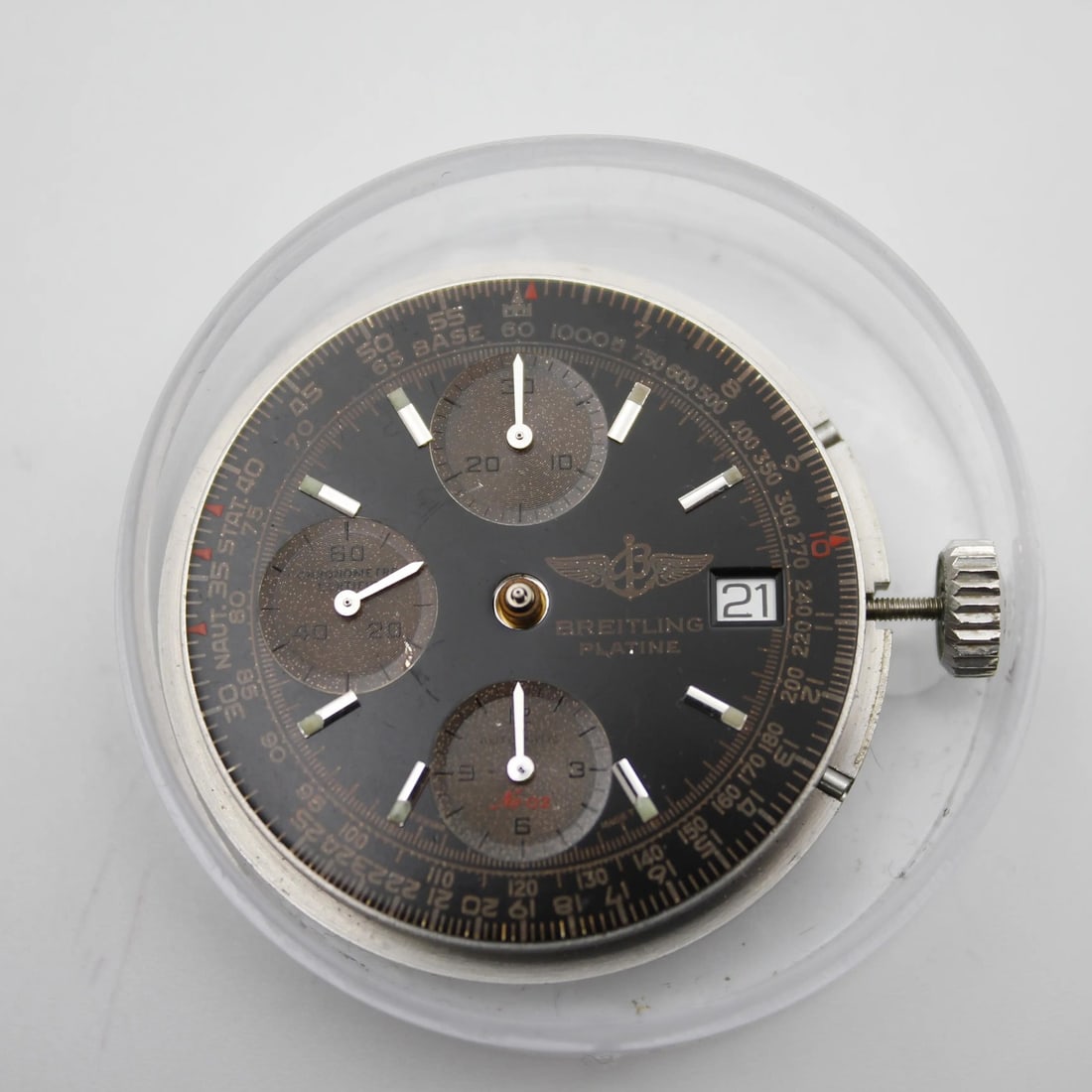 Mechanical Movement and Black Dial for Breitling B.2 Model: Mechanical Movement and Black Dial for Breitling B.2 Model This is a pre-owned Breitling mechanical (automatic) movement with a black dial, compatible with the B.2 model. The dial is missing hands and