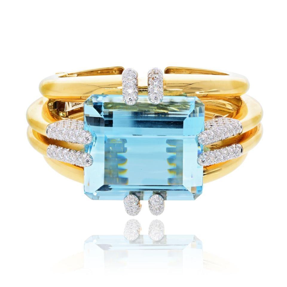 18K Yellow Gold Bracelet by David Webb with 5 Ct Diamonds: 18K Yellow Gold Bracelet by David Webb with 5 Ct Diamonds This David Webb bracelet is crafted in 18K yellow gold and features an exact diamond weight of 5 cts. The piece is pre-owned and has a total w