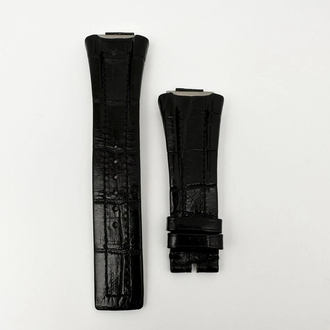 Bvlgari Black Alligator Leather Watch Strap 18 mm Authentic Luxury: Bvlgari Black Alligator Leather Watch Strap 18 mm Authentic Luxury Elevate your wristwatch with this luxurious Bvlgari black alligator leather strap. Designed for style and comfort, this two-piece str