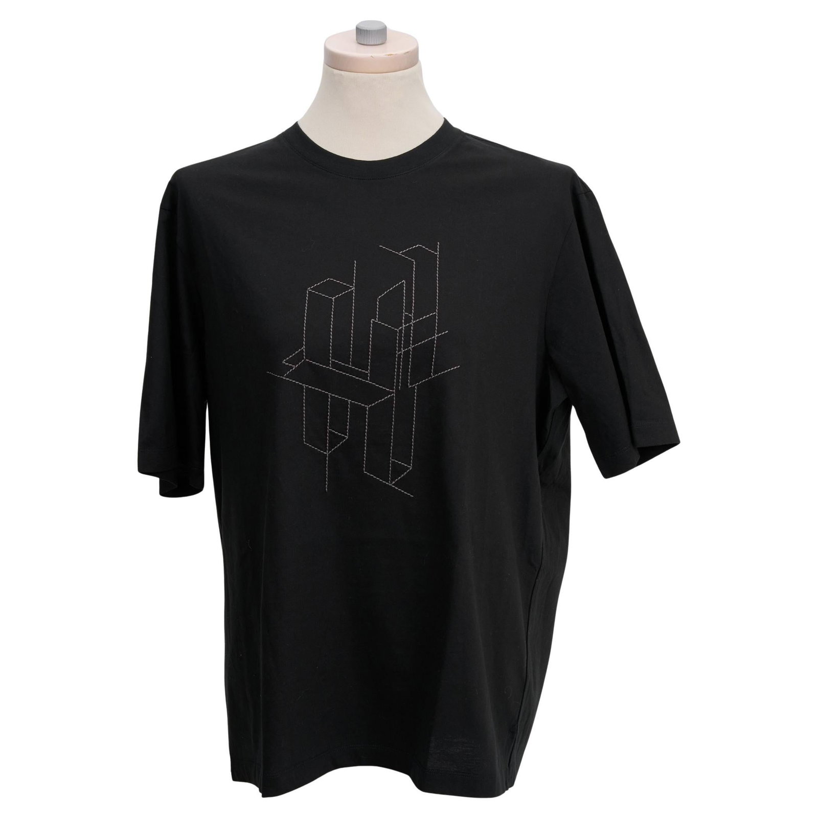 Hermes H 3D Black Cotton Short Sleeve T-Shirt: Hermes H 3D Black Cotton Short Sleeve T-Shirt This Hermes "H 3D" Embroidery Cotton T-Shirt features a classic design that complements any outfit. Made from 100% cotton, it offers comfort and style wit