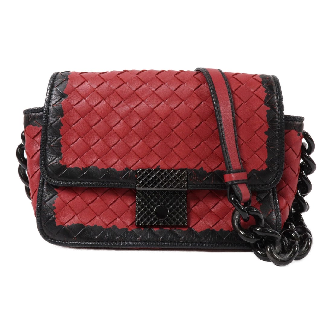 Bottega Veneta BV lambskin chain shoulder bag in red and black: Bottega Veneta BV lambskin chain shoulder bag in red and black A Bottega Veneta BV Chain Shoulder Bag made from lambskin (sheep leather) in a red/black colorway. It features a flap pocket and comes wi