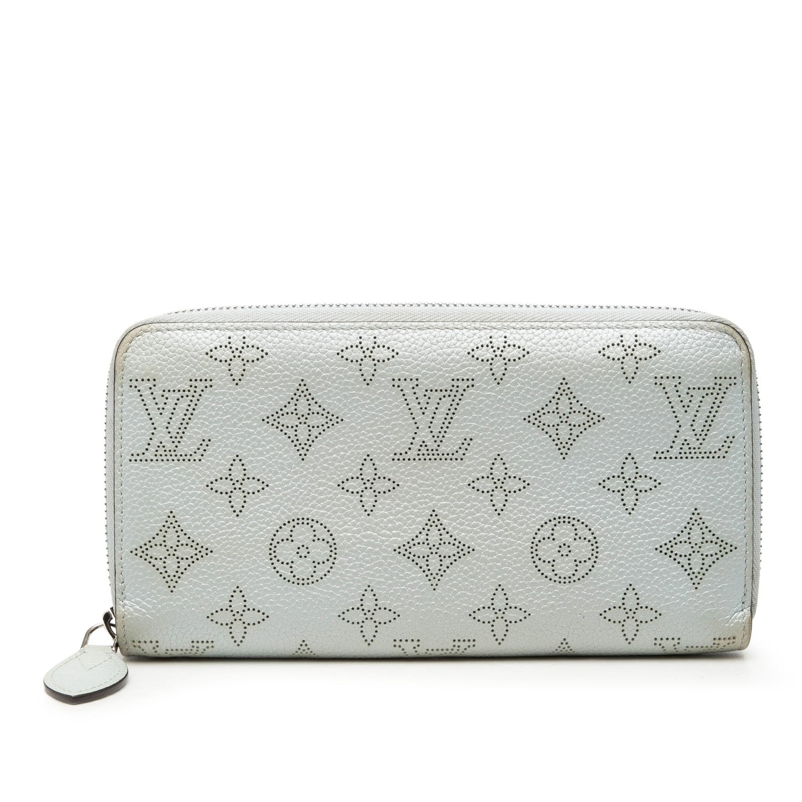 Louis Vuitton Zippy Wallet Monogram Mahina Gray Leather: Louis Vuitton Zippy Wallet Monogram Mahina Gray Leather Louis Vuitton Monogram Mahina Zippy Wallet in gray leather with a zip-around closure, interior zip pocket, and slip pockets. Made in France. Con