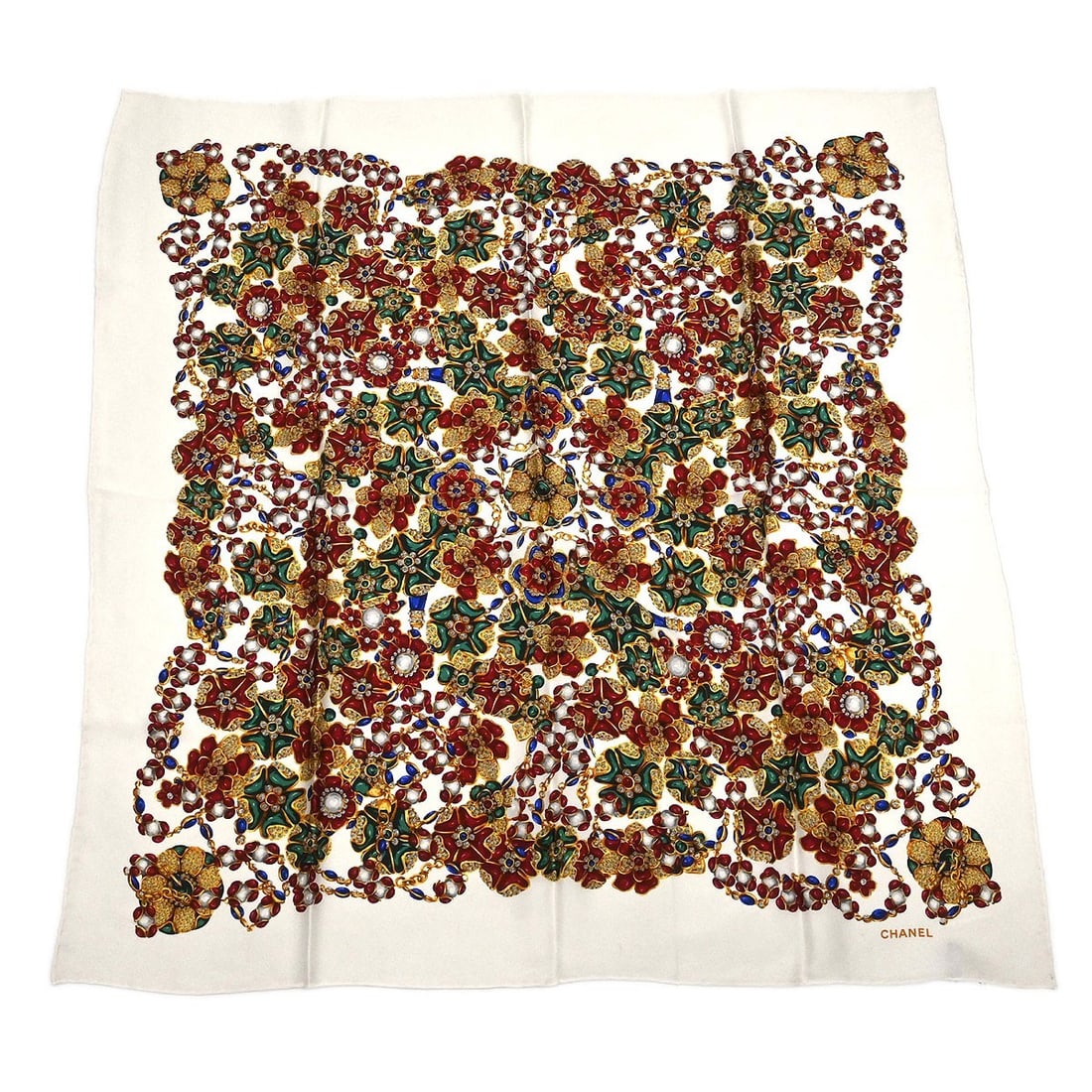 Chanel White Silk Scarf Made in Italy: Chanel White Silk Scarf Made in Italy White Chanel scarf for women in 100% silk. Made in Italy, this scarf features a white and gold color combination and is presented in very good condition. No acces