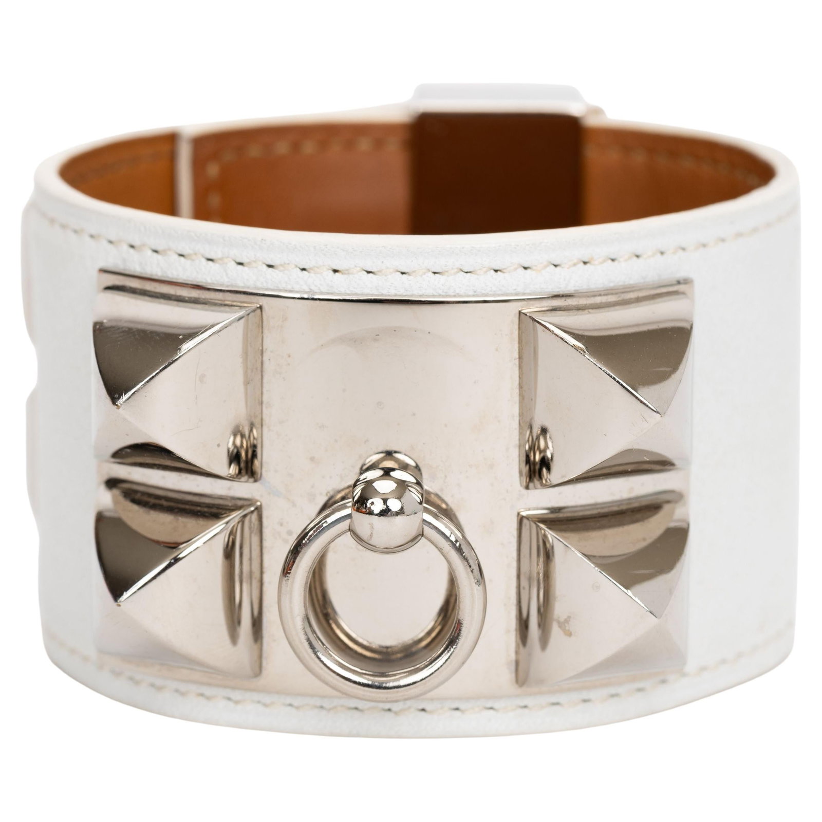 Hermes Collier De Chien Bracelet White Leather Palladium 2017: Hermes Collier De Chien Bracelet White Leather Palladium 2017 This stunning Hermes Collier De Chien Bracelet features luxurious white leather accented with palladium hardware. Crafted in France, this 