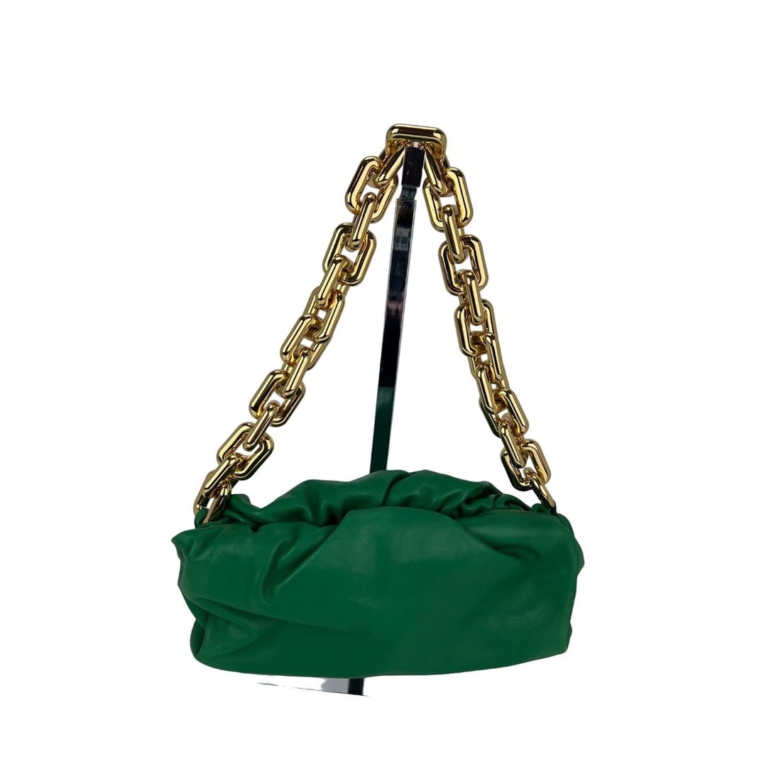 Bottega Veneta Green Chain Pouch Clutch Bag with Gold Hardware: Bottega Veneta Green Chain Pouch Clutch Bag with Gold Hardware This elegant Bottega Veneta Green Chain Leather Pouch Bag Clutch showcases a stunning crescent shape and is perfect for formal occasions 