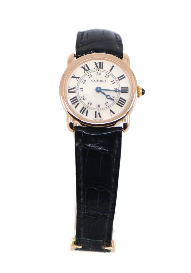 Cartier Ronde Louis 18K Rose Gold Quartz Watch W6800151 with Box and Papers: Cartier Ronde Louis 18K Rose Gold Quartz Watch W6800151 with Box and Papers This exquisite Cartier Ronde Louis wristwatch is crafted from 18K rose gold, featuring a 29mm case that beautifully compleme
