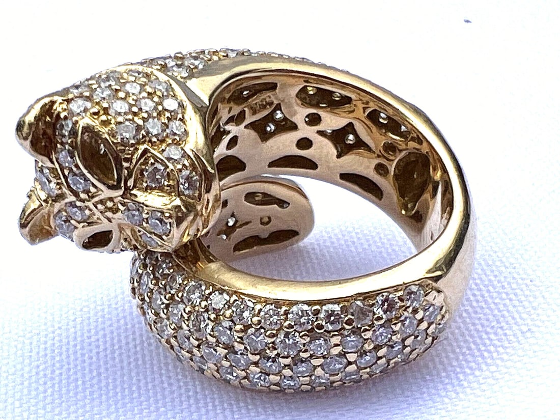 Sonia B 18K Yellow Gold Diamond Panther Ring 5 ct Size 7.75: Sonia B 18K Yellow Gold Diamond Panther Ring 5 ct Size 7.75 Elevate your jewelry collection with this stunning Sonia B 18K yellow gold diamond panther ring. Designed with exquisite craftsmanship, this