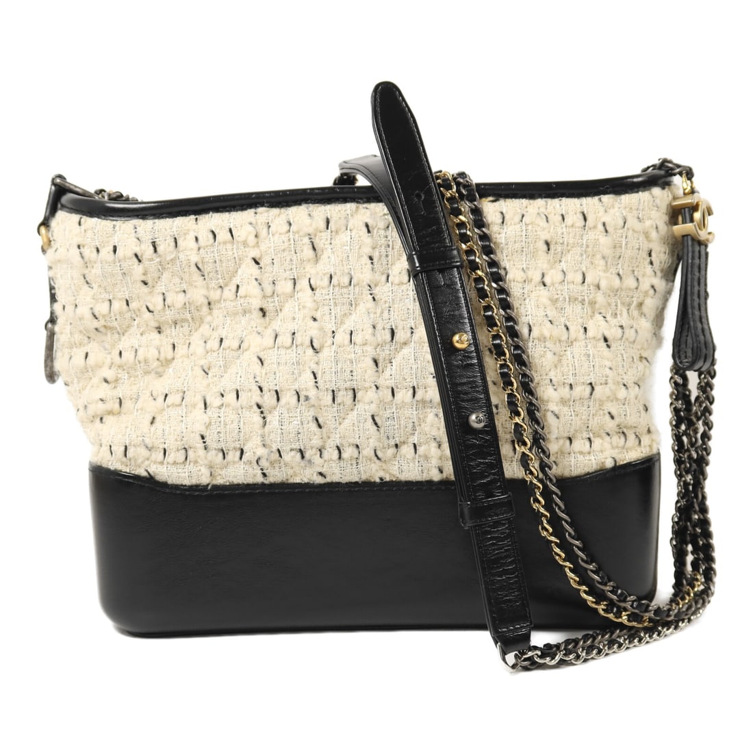 CHANEL Gabrielle Medium Tweed Shoulder Bag AS1521 White Black CC: CHANEL Gabrielle Medium Tweed Shoulder Bag AS1521 White Black CC A CHANEL CC Gabrielle Medium Chain Shoulder Bag, model AS1521, in tweed with a white and black colorway. It features a shoulder strap, 