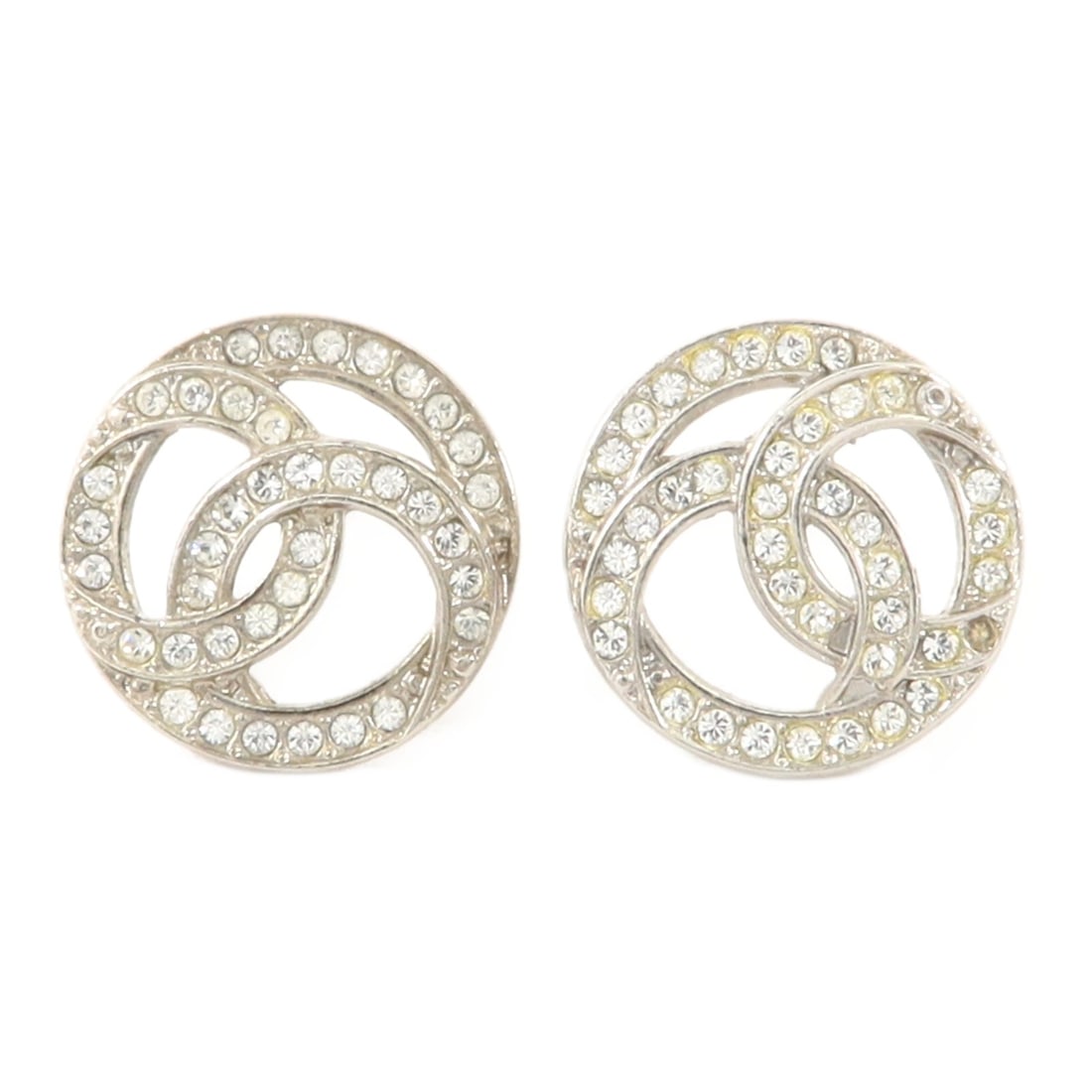Silver Tone Metal CC Earrings CHANEL with Storage Box: Silver Tone Metal CC Earrings CHANEL with Storage Box CHANEL CC earrings in silver-tone metal, presented in very good AB condition. The listing includes a storage box and notes date code A19 C. Size i