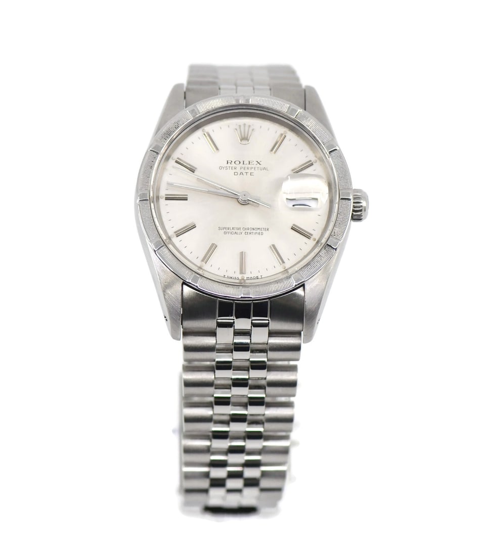 Rolex Oyster Perpetual Date 34mm Stainless Steel Watch 15210 with Box: Rolex Oyster Perpetual Date 34mm Stainless Steel Watch 15210 with Box Discover the elegance of the Rolex Oyster Perpetual Date, a stunning stainless steel wristwatch that combines timeless design with