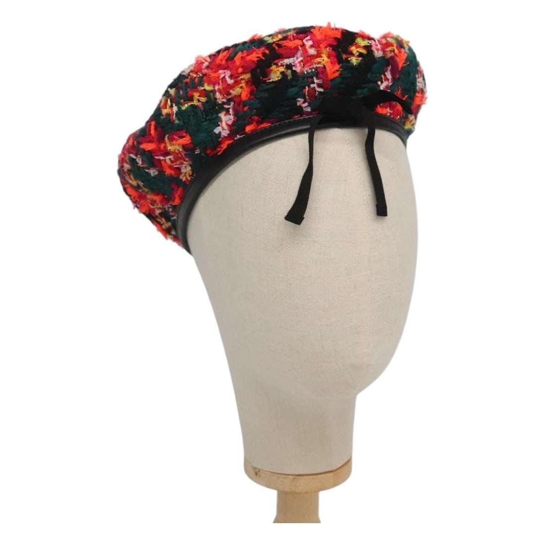 GUCCI 729140 Multicolor Canvas Women's Cap Size S: GUCCI 729140 Multicolor Canvas Women's Cap Size S A Gucci women's cap crafted in canvas with a multicolor design. Made in Italy, this size S cap has an approximate head circumference of 56 cm (22.0 in
