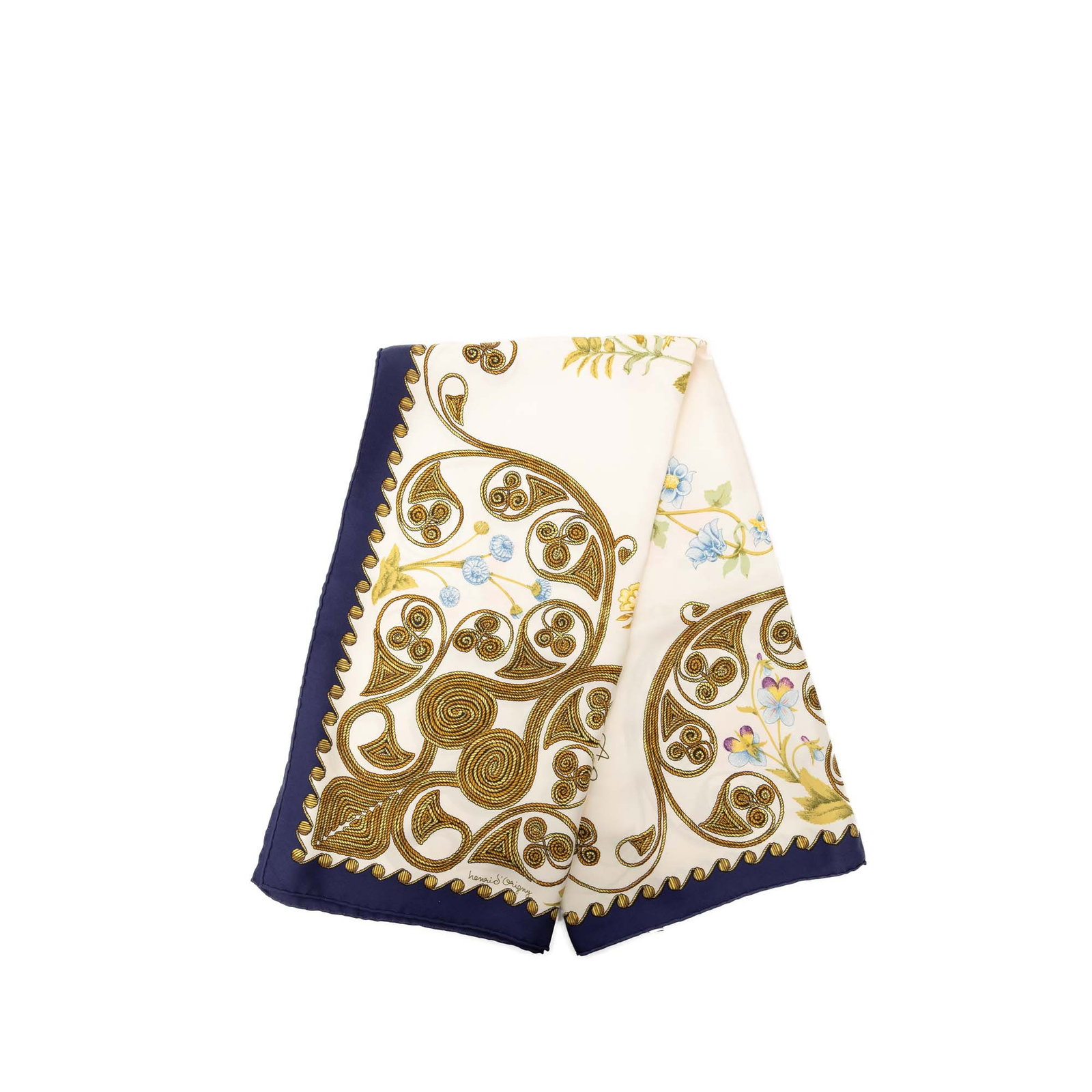 Hermes Arabesques 90 Silk Scarf White France: Hermes Arabesques 90 Silk Scarf White France Hermes Arabesques Silk Scarf 90 featuring a printed Arabesques design on 100% silk. Made in France, this accessory is presented in white and measures 88.50