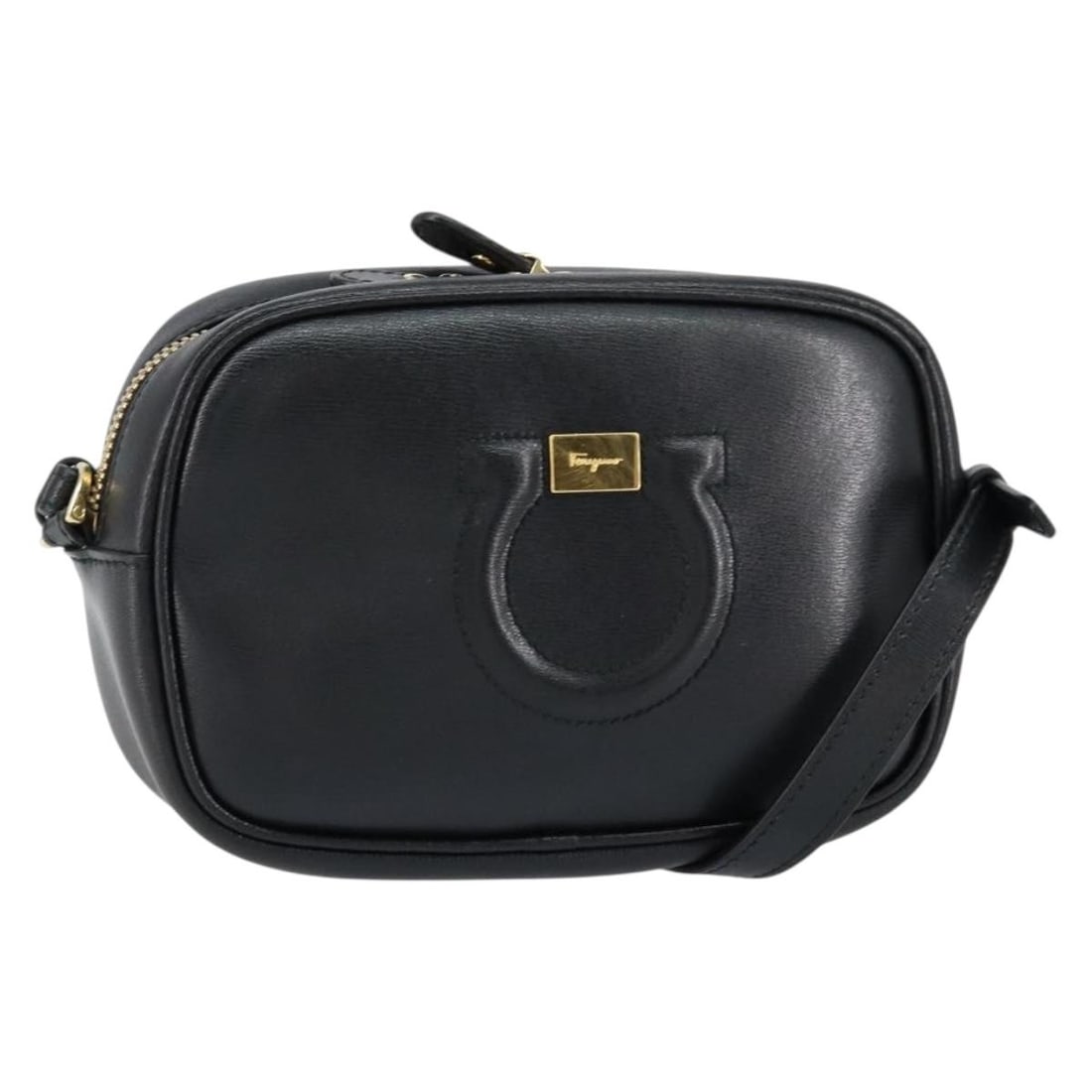 Salvatore Ferragamo Gancini Black Gold Leather Shoulder Bag Auth BA7668: Salvatore Ferragamo Gancini Black Gold Leather Shoulder Bag Auth BA7668 Discover the elegance of the Salvatore Ferragamo Gancini Shoulder Bag, expertly crafted in Italy. This luxurious shoulder bag fe