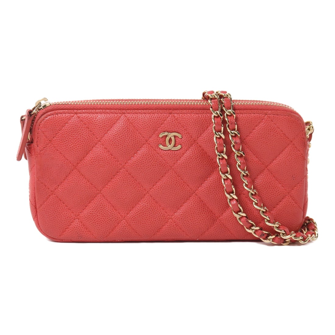 CHANEL A82527 Pink Calfskin Chain Shoulder Bag CC GHW: CHANEL A82527 Pink Calfskin Chain Shoulder Bag CC GHW CHANEL CC GHW Chain Shoulder Bag, model A82527, in pink calfskin leather. It features a chain shoulder strap, a fastener closure, and an interior 