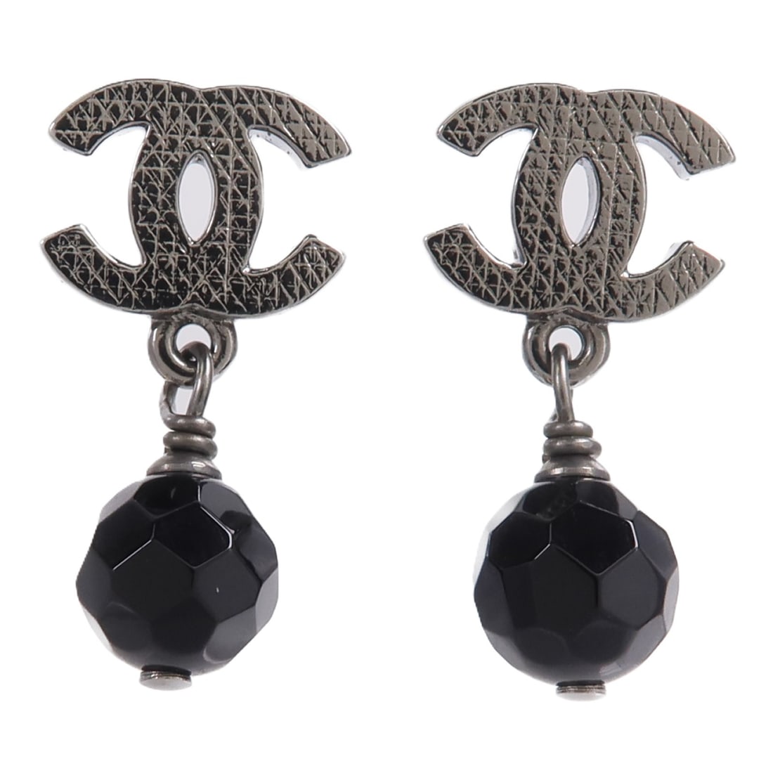 Black Metal CC Earrings CHANEL (1 of 7)