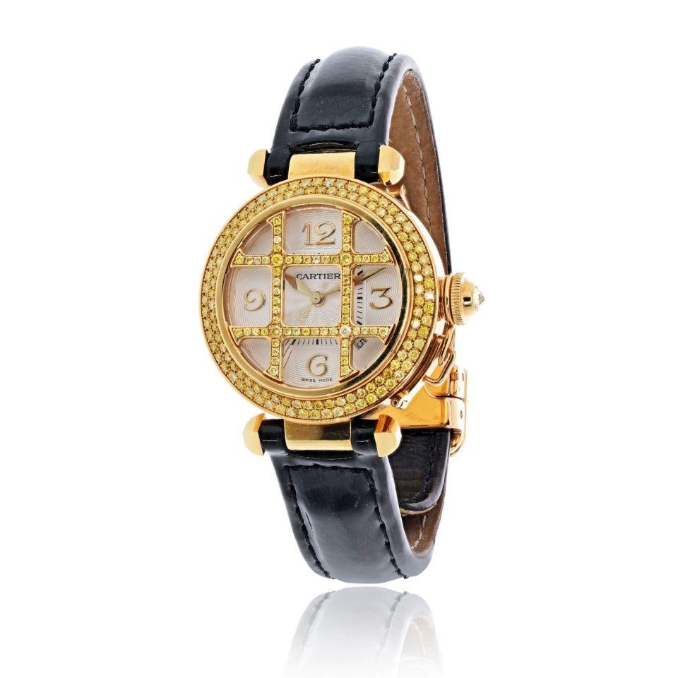 Cartier Pasha Vintage Watch in 18K Yellow Gold: Cartier Pasha Vintage Watch in 18K Yellow Gold Vintage Cartier Pasha watch in 18K yellow gold. Pre-owned and identified as a Cartier Pasha style watch with a metal weight of 77 grams. Specifications T