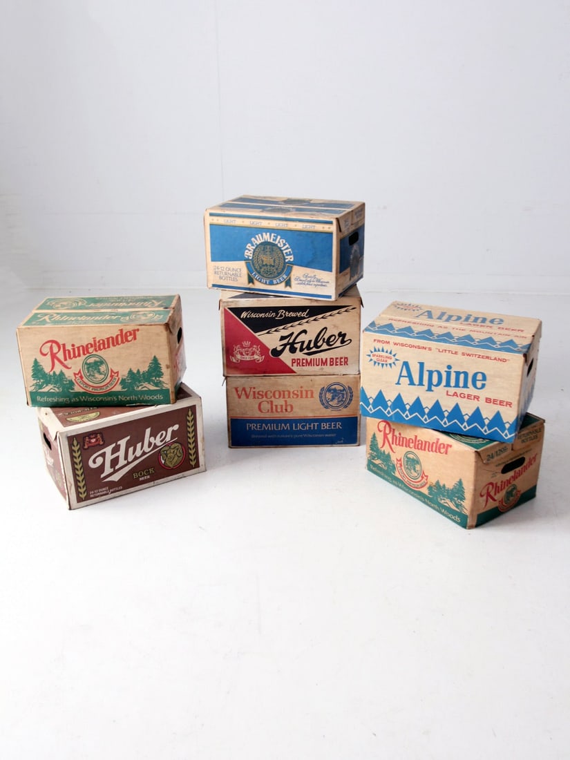 Vintage Wisconsin Beer Case Collection of 7 from 1950s-1970s: Vintage Wisconsin Beer Case Collection of 7 from 1950s-1970s Discover a unique collection of seven vintage beer cases from Wisconsin, dating back to the 1950s-1970s. This set showcases five iconic bre