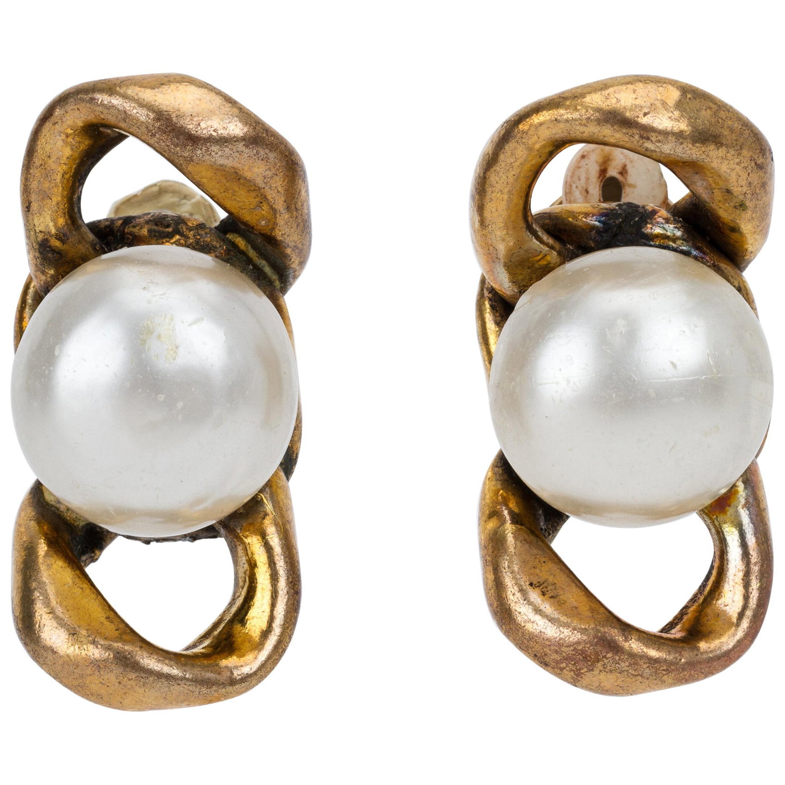 1970's Chanel Gold Pearl Chain Clip Earrings with Box: 1970's Chanel Gold Pearl Chain Clip Earrings with Box Step back in time with these exquisite 1970's Chanel Pearl Chain Clip Earrings. Crafted in France, these earrings feature a luxurious gold chain d